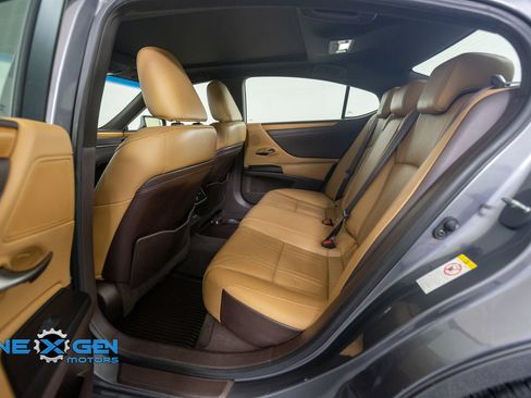 Used 2019 Lexus ES 350 w/ Accessory Package FWD image 30