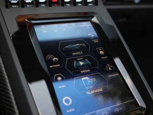 Used 2020 Lamborghini Huracan EVO RWD image 39