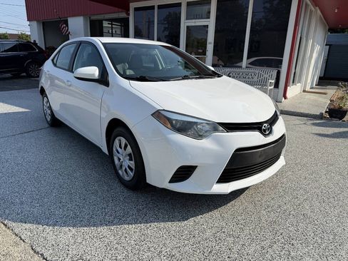 Used 2016 Toyota Corolla L FWD image 2