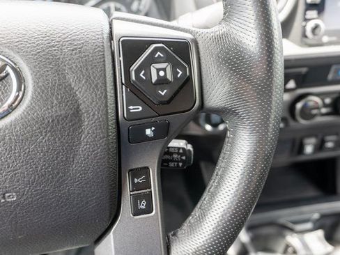Used 2022 Toyota Tacoma TRD Sport AWD/4WD image 22