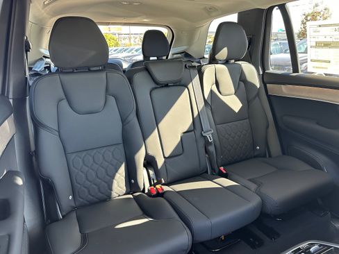 New 2026 Volvo XC90 B5 Core image 10