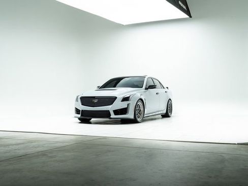Used 2018 Cadillac CTS V w/ Carbon Fiber Package image 9