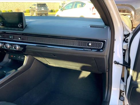 Used 2022 Honda Civic Sport image 17