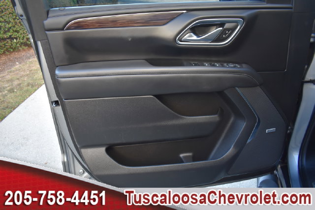 Used 2023 Chevrolet Suburban Z71 w/ Luxury Package AWD/4WD image 21