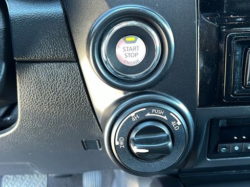 Used 2023 Nissan Titan PRO-4X w/ Pro-4x Convenience Package AWD/4WD image 25