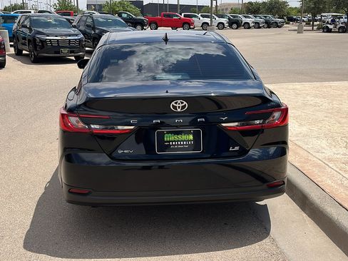 Used 2025 Toyota Camry LE FWD image 7