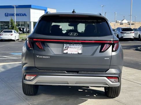 Used 2025 Hyundai Tucson Limited AWD/4WD image 6