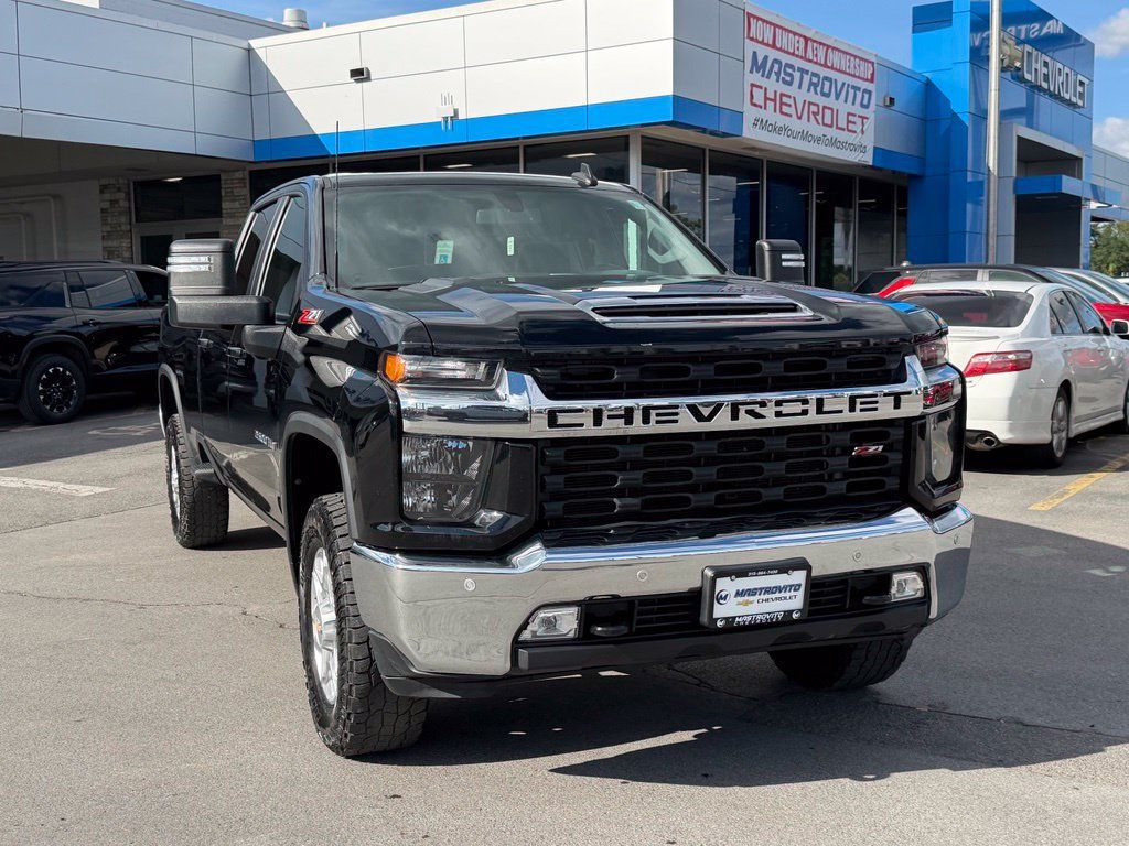 Used 2022 Chevrolet Silverado 2500 LT w/ All Star Edition AWD/4WD image 3