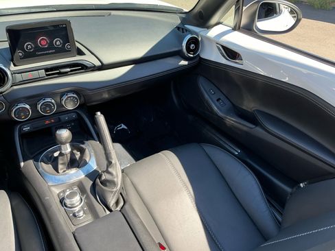 Used 2021 MAZDA MX-5 Miata RF Grand Touring image 15