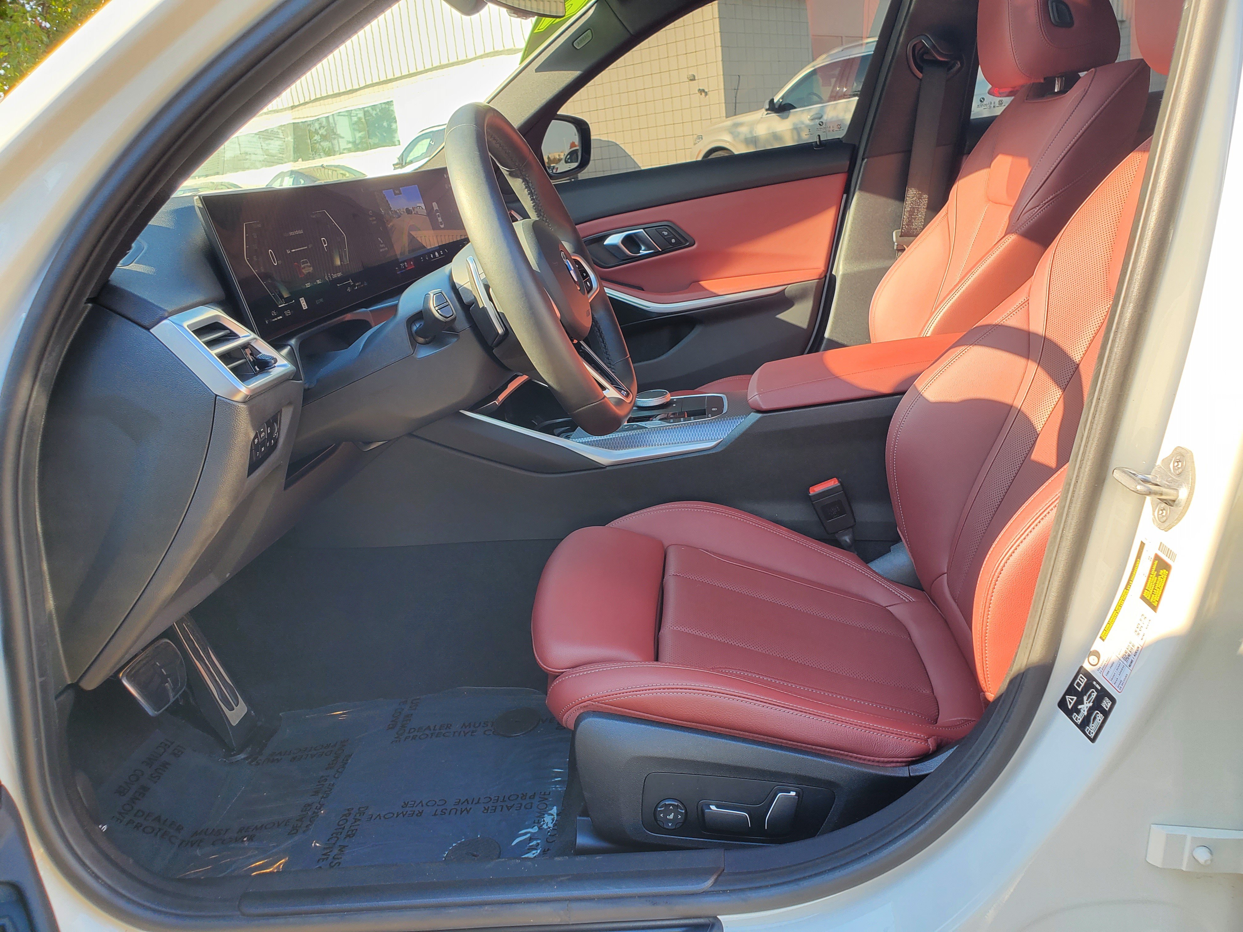 Certified 2025 BMW 330i xDrive Sedan w/ M Sport Package AWD/4WD image 9