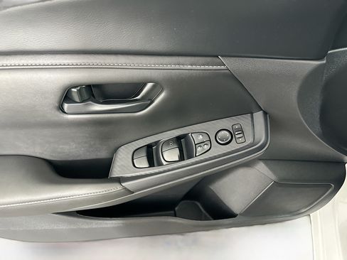 Used 2024 Nissan Sentra S FWD image 15