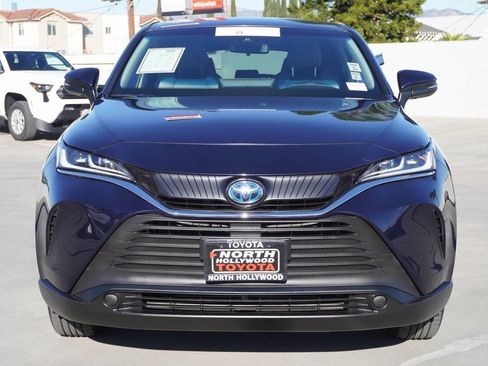 Certified 2023 Toyota Venza LE image 3