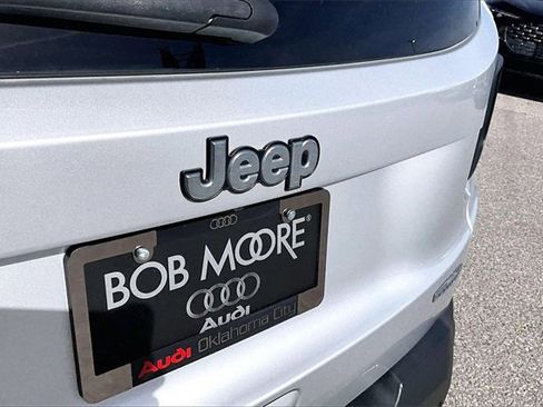 Used 2019 Jeep Renegade Latitude image 32