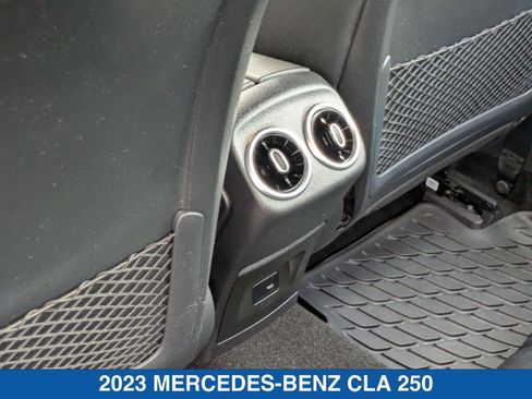 Used 2023 Mercedes-Benz CLA 250 4MATIC image 31