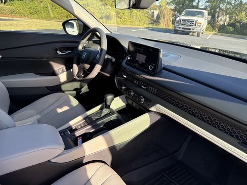 Used 2023 Honda Accord EX image 37