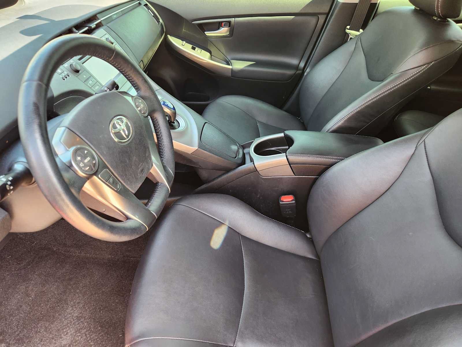 Used 2015 Toyota Prius Persona Series FWD image 12