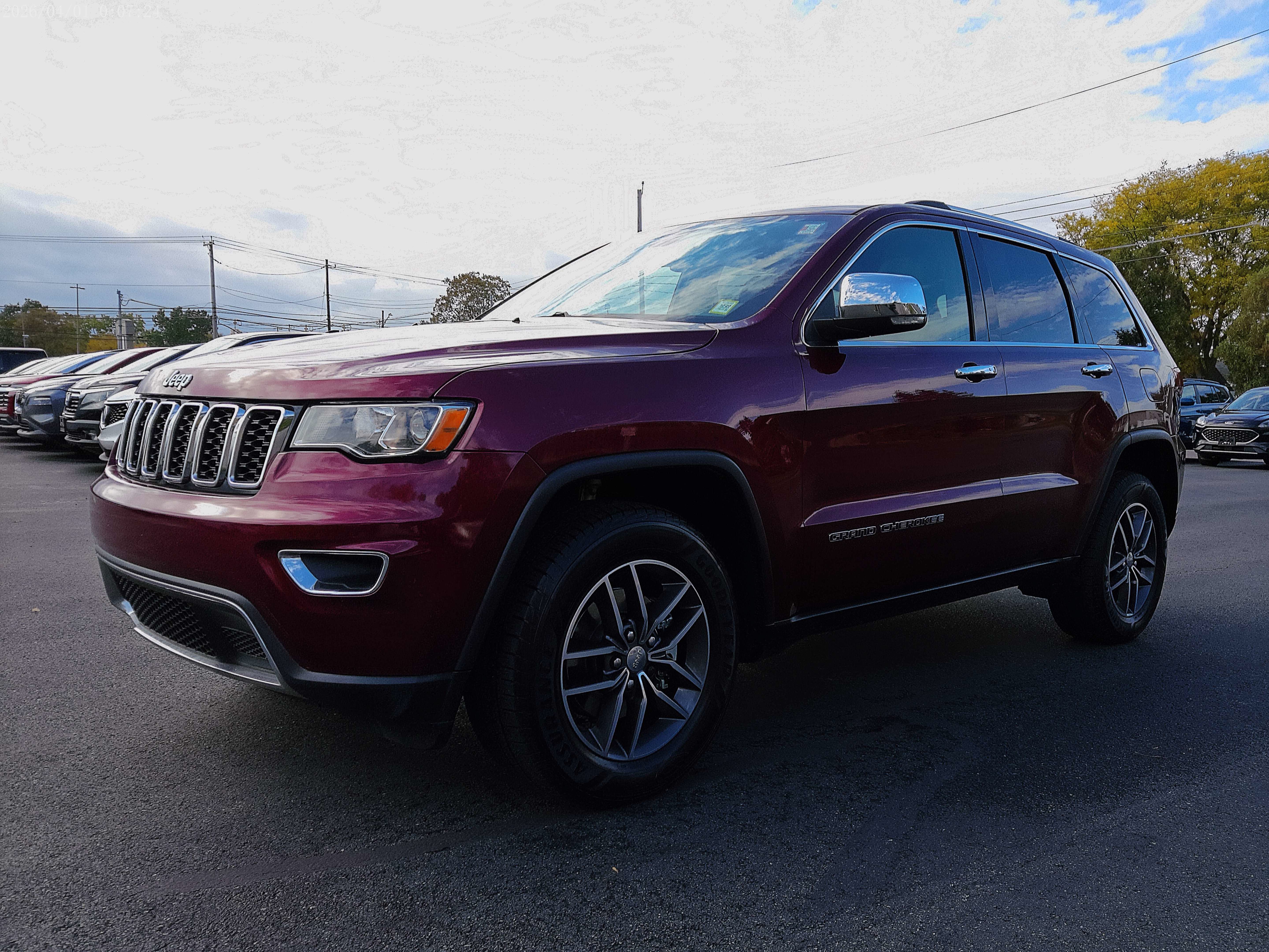 Used 2018 Jeep Grand Cherokee Limited AWD/4WD image 2