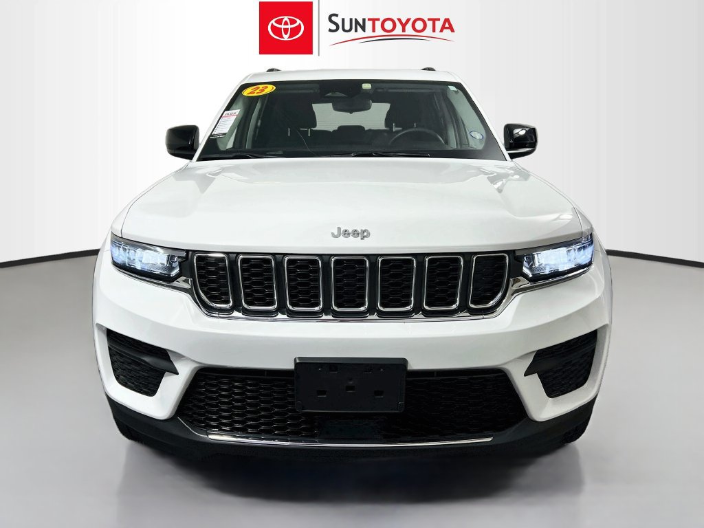 Used 2023 Jeep Grand Cherokee Laredo w/ Luxury Tech Group I AWD/4WD image 8