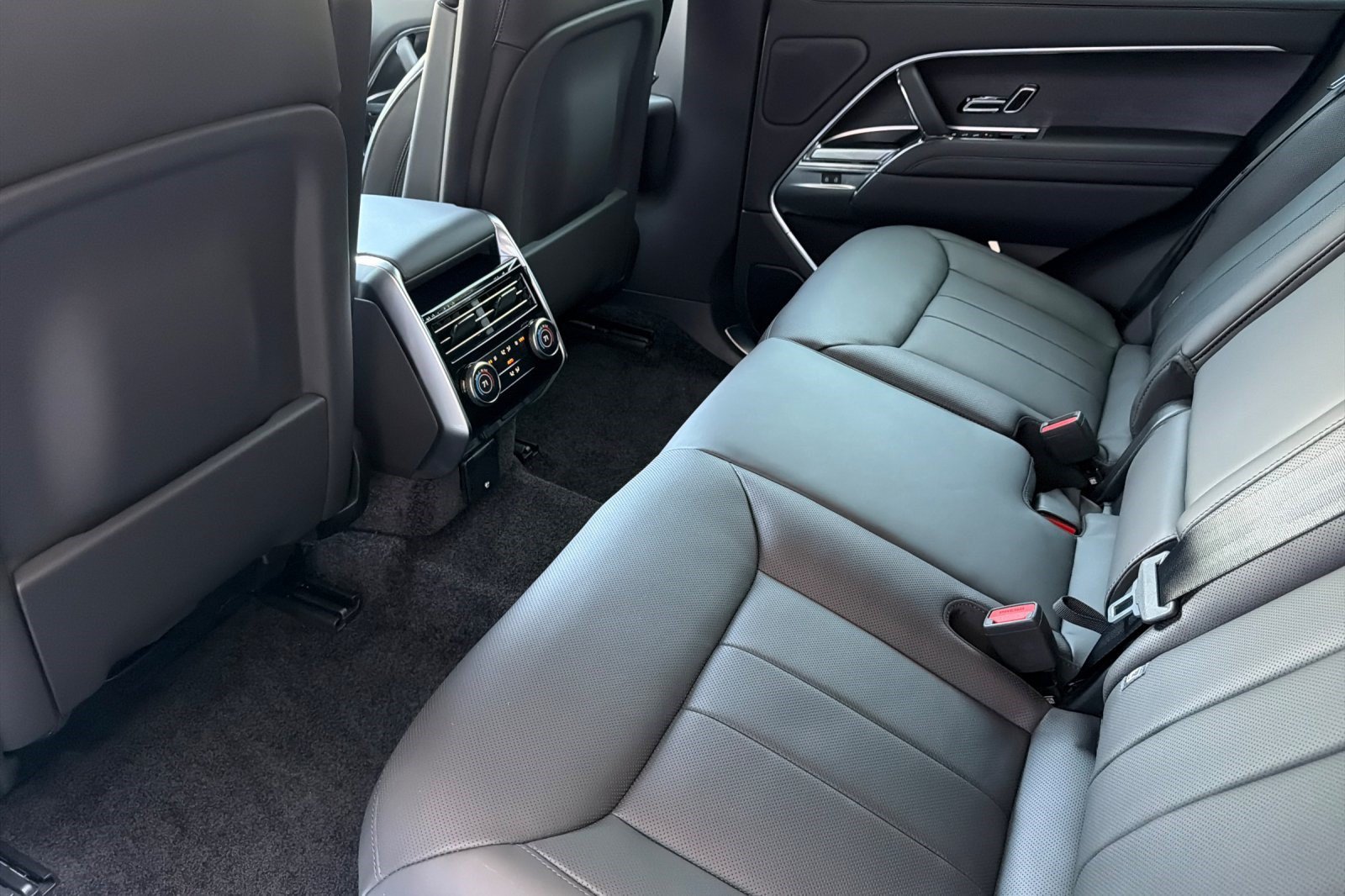 New 2026 Land Rover Range Rover SE AWD/4WD image 24