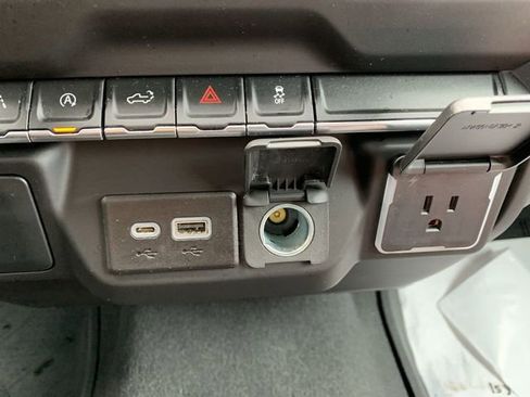 Used 2023 Chevrolet Silverado 1500 Custom image 26