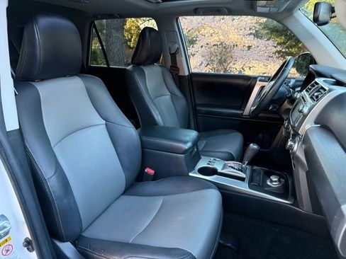 Used 2015 Toyota 4Runner SR5 Premium image 12