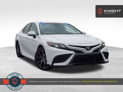 Used 2021 Toyota Camry SE w/ Carpet Mat Package (TMS)