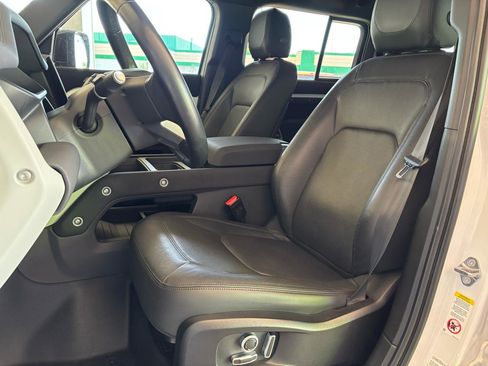 Used 2023 Land Rover Defender 130 SE image 12