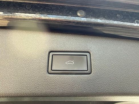 Used 2021 Volkswagen Tiguan SEL Premium R-Line w/ 3rd Row Seat Package AWD/4WD image 7