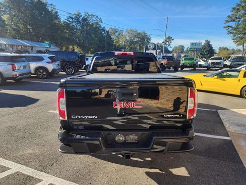 Used 2017 GMC Canyon Denali image 5