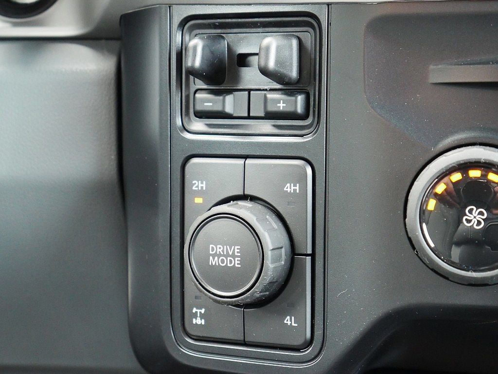 New 2026 Ford F350 XLT AWD/4WD image 24