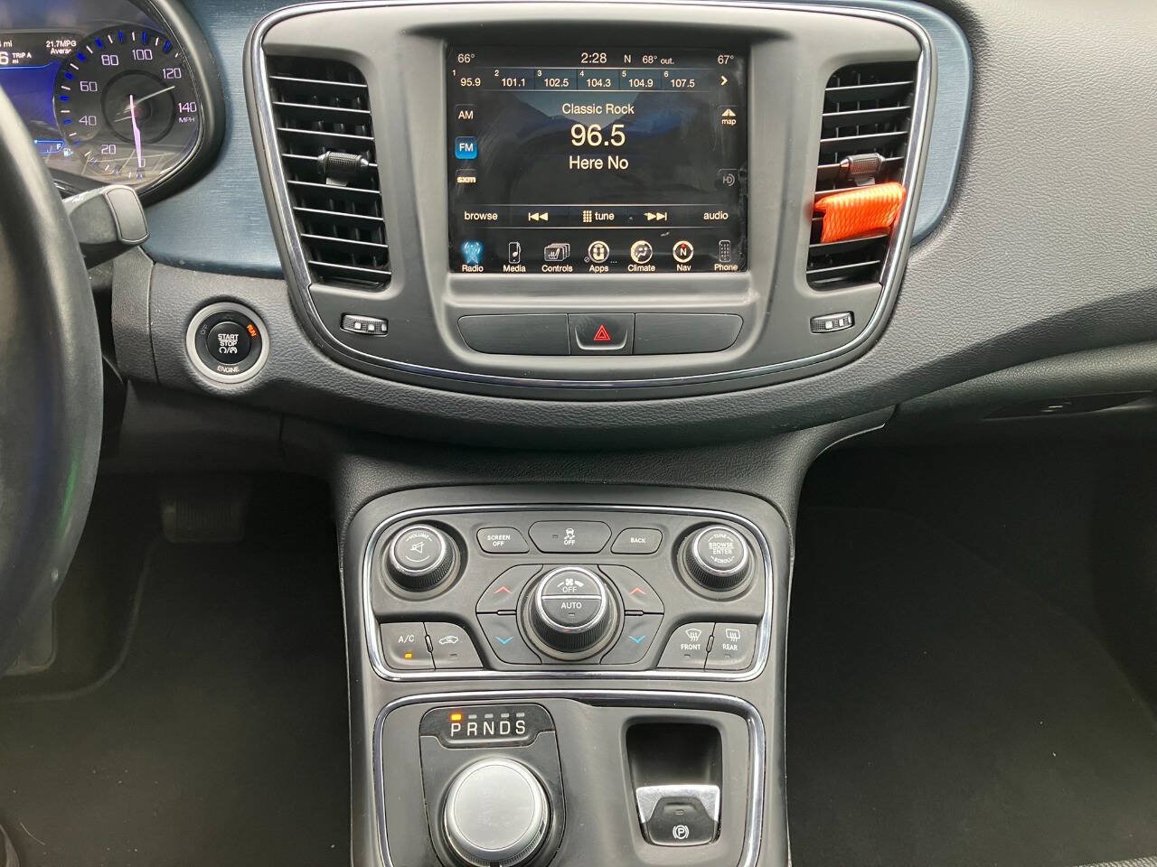 Used 2015 Chrysler 200 S w/ Navigation & Sound Group I FWD image 19