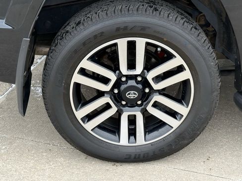 Used 2020 Toyota 4Runner Limited image 10