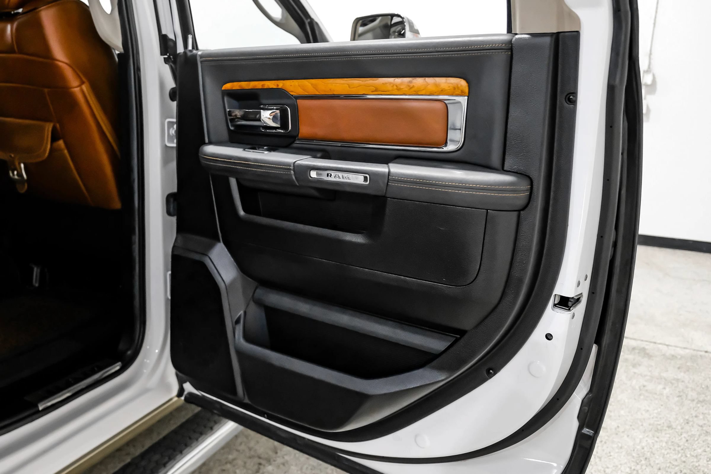 Used 2014 RAM 1500 Laramie Longhorn w/ Convenience Group AWD/4WD image 64