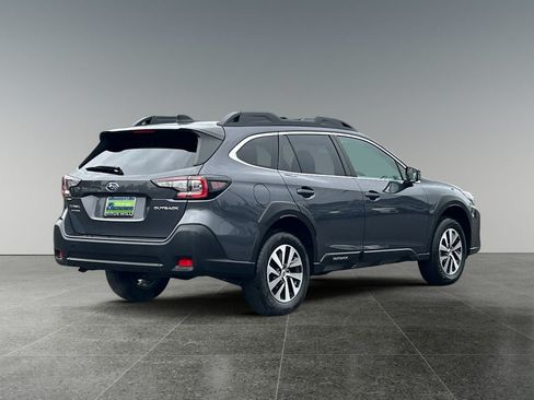 Used 2023 Subaru Outback Premium AWD/4WD image 9