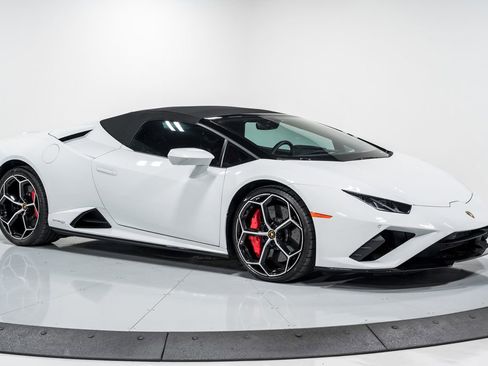 Used 2022 Lamborghini Huracan EVO RWD image 38