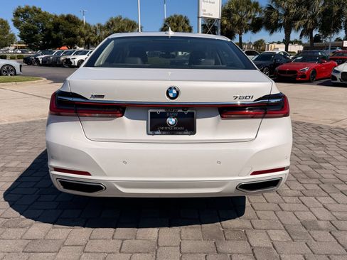 Used 2020 BMW 750i xDrive AWD/4WD image 10