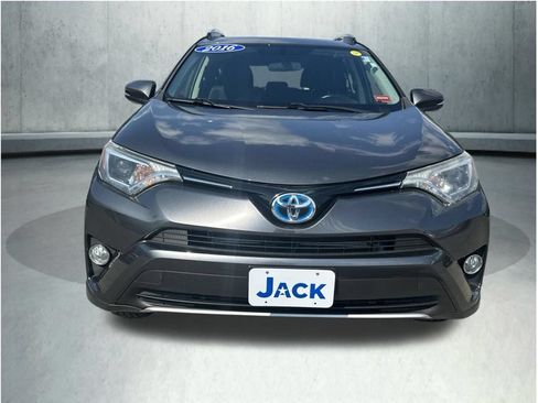 Used 2016 Toyota RAV4 XLE AWD/4WD image 10