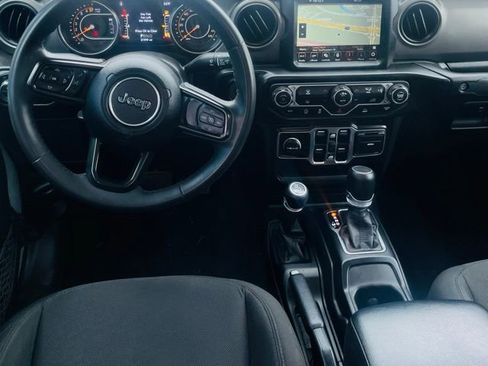 Used 2023 Jeep Gladiator Sport image 10