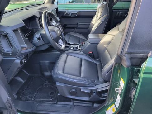 Used 2025 Ford Bronco Badlands image 4