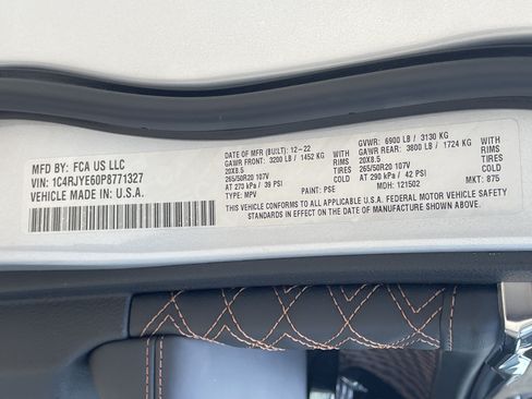 Used 2023 Jeep Grand Cherokee Summit AWD/4WD image 34