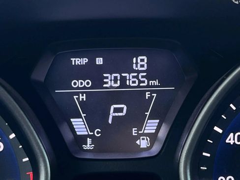 Used 2013 Hyundai Elantra GLS w/ Preferred Pkg FWD image 11