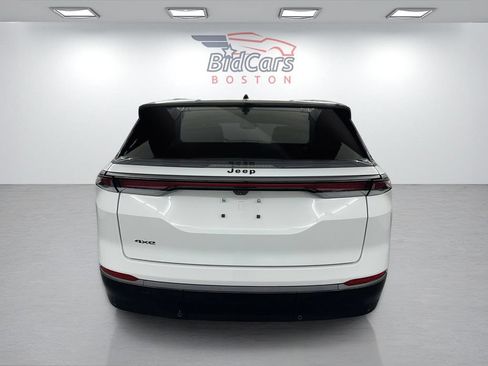 Used 2025 Jeep Wagoneer S Limited AWD/4WD image 5