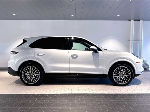 Used 2023 Porsche Cayenne Platinum Edition AWD/4WD image 11