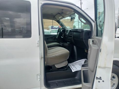 Used 2017 Chevrolet Express 2500 LS image 26