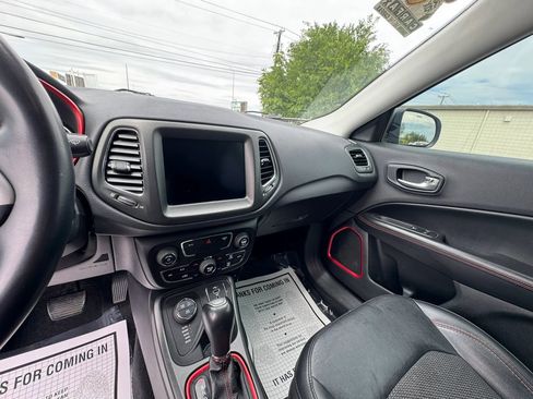 Used 2019 Jeep Compass Trailhawk AWD/4WD image 17