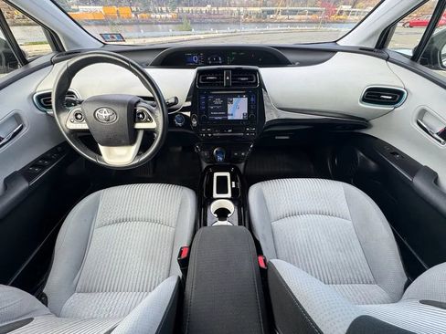 Used 2016 Toyota Prius Three Touring image 19