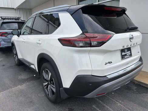 Used 2021 Nissan Rogue SL w/ Premium Package FWD image 3