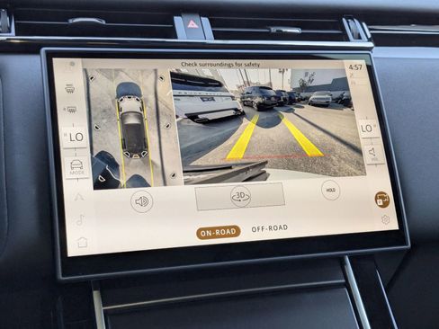 New 2026 Land Rover Range Rover Velar Dynamic SE image 13