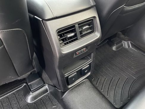 Used 2017 Ford Edge Titanium w/ Equipment Group 302A image 9