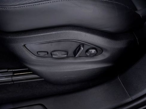 Certified 2026 Porsche Cayenne S AWD/4WD image 10